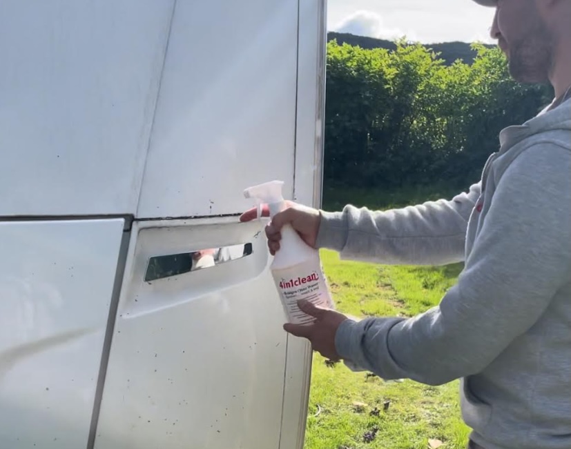 Wohnmobil reinigen ohne Wasser – so funktioniert’s mit 4in1clean